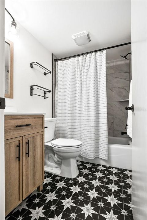 For Sale: $379,000 (2 beds, 2 baths, 1211 Square Feet)