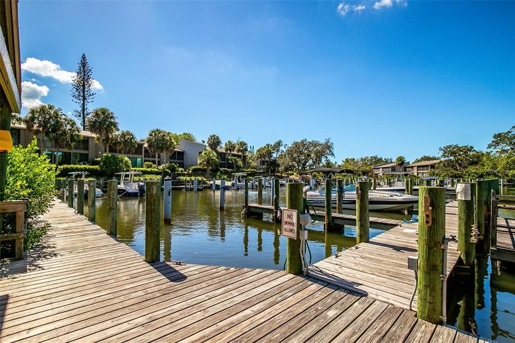 For Sale: $379,000 (2 beds, 2 baths, 1211 Square Feet)