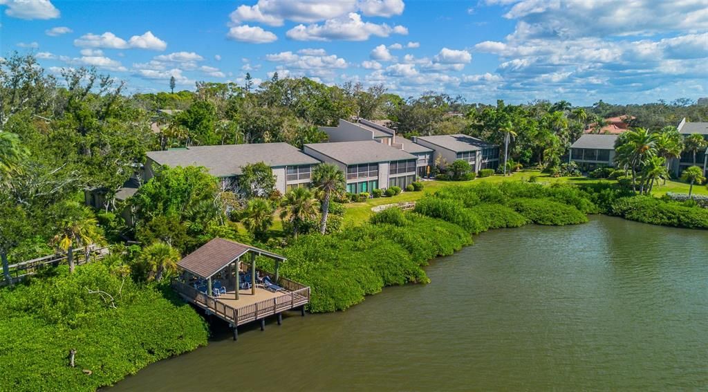 For Sale: $379,000 (2 beds, 2 baths, 1211 Square Feet)