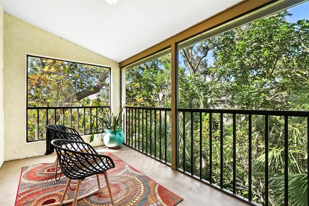 For Sale: $379,000 (2 beds, 2 baths, 1211 Square Feet)