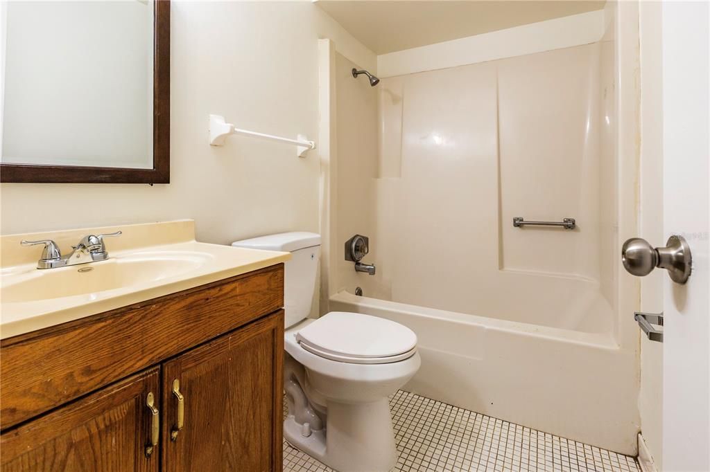 出租: $1,475 (2 贝兹, 2 浴室, 866 平方英尺)