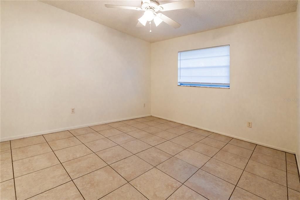 出租: $1,475 (2 贝兹, 2 浴室, 866 平方英尺)