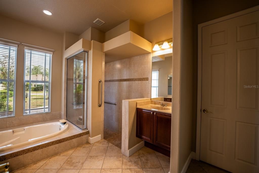 For Rent: $4,495 (4 beds, 3 baths, 3325 Square Feet)