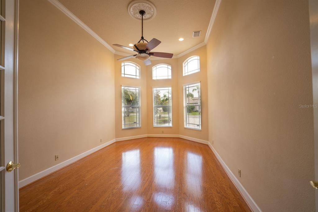 For Rent: $4,495 (4 beds, 3 baths, 3325 Square Feet)