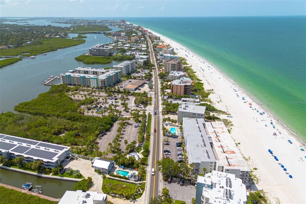 En Venta: $720,000 (2 camas, 2 baños, 1100 Pies cuadrados)