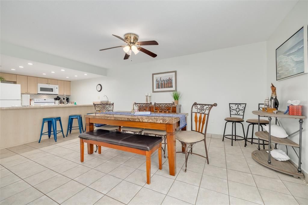 En Venta: $720,000 (2 camas, 2 baños, 1100 Pies cuadrados)