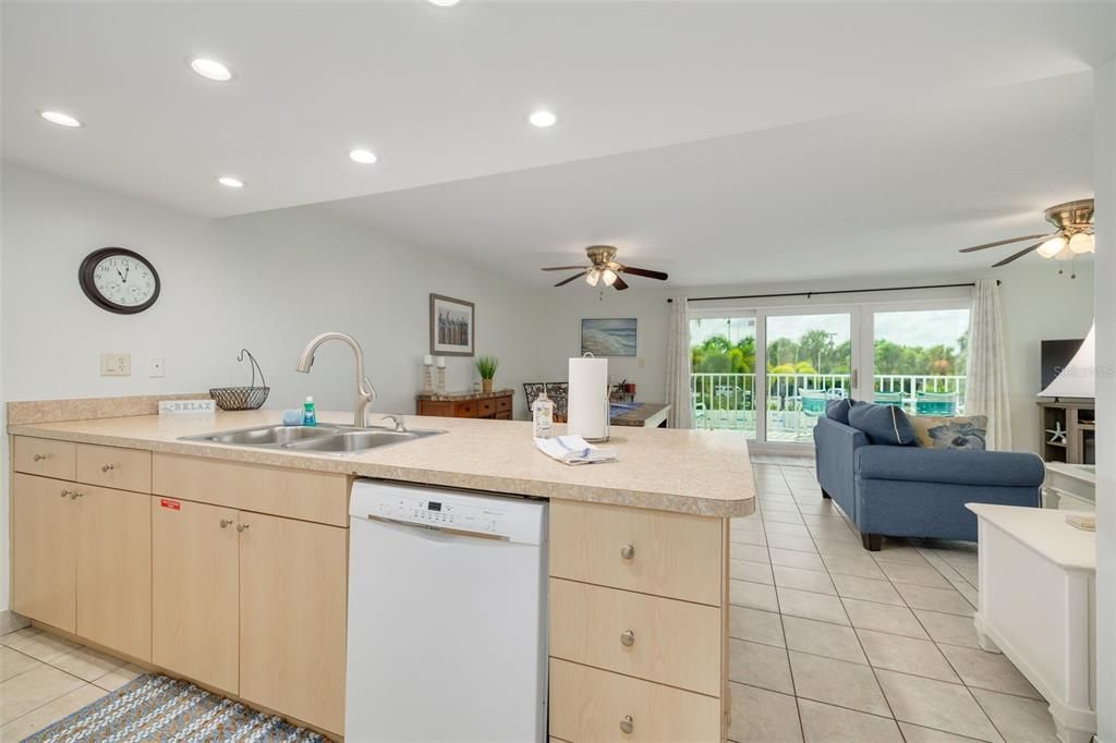 En Venta: $720,000 (2 camas, 2 baños, 1100 Pies cuadrados)