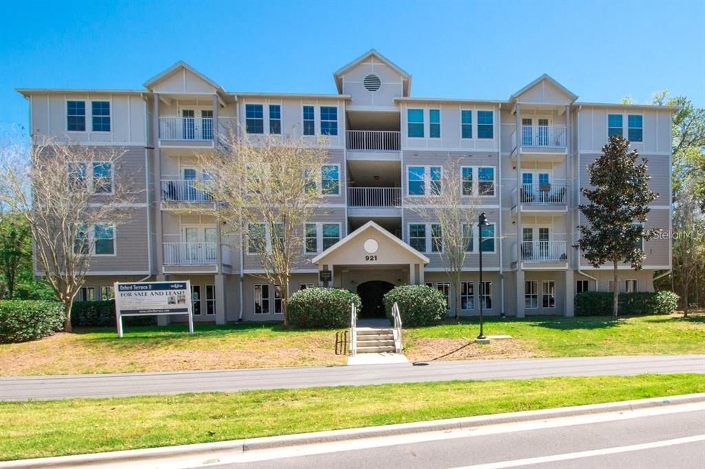 Vendido Recientemente: $349,900 (4 camas, 4 baños, 1444 Pies cuadrados)