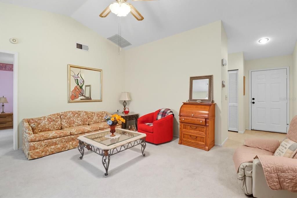 На продажу: $160,000 (2 спален, 2 ванн, 1052 Квадратных фут)