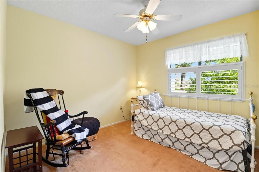 На продажу: $160,000 (2 спален, 2 ванн, 1052 Квадратных фут)