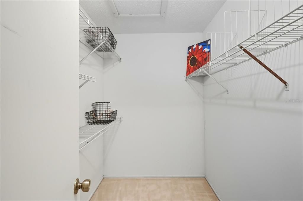 На продажу: $160,000 (2 спален, 2 ванн, 1052 Квадратных фут)