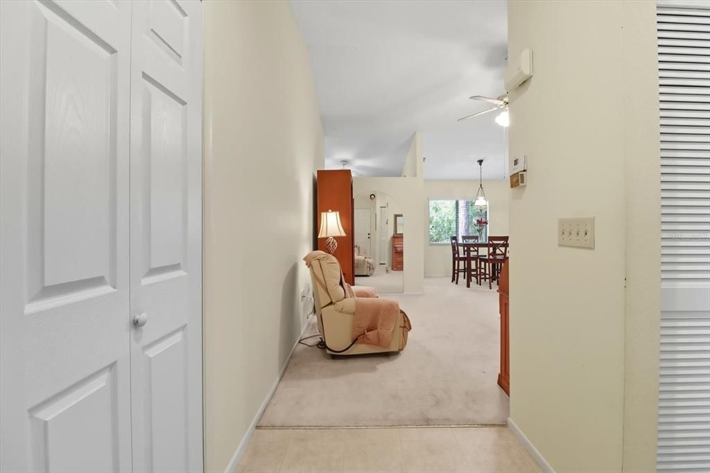 На продажу: $160,000 (2 спален, 2 ванн, 1052 Квадратных фут)