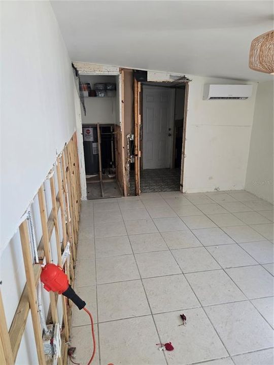 Activo con contrato: $165,000 (3 camas, 2 baños, 1188 Pies cuadrados)