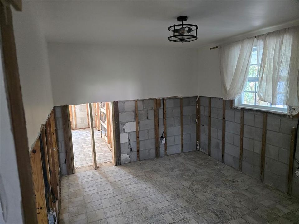 Activo con contrato: $165,000 (3 camas, 2 baños, 1188 Pies cuadrados)