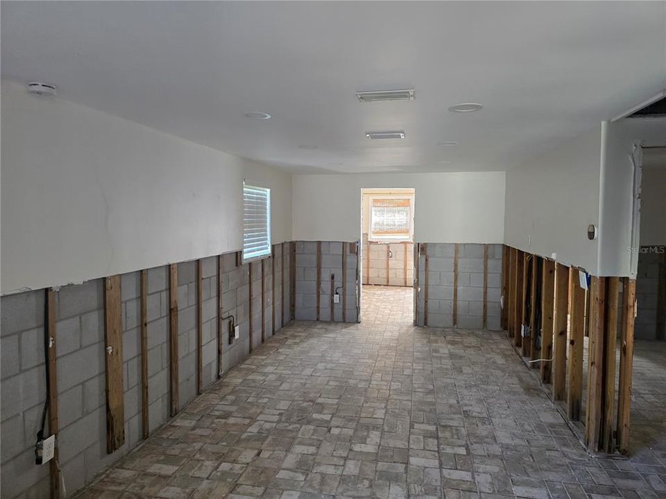 Activo con contrato: $165,000 (3 camas, 2 baños, 1188 Pies cuadrados)