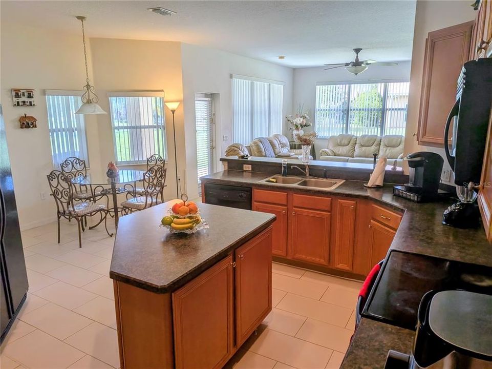 待售: $515,000 (4 贝兹, 3 浴室, 2655 平方英尺)