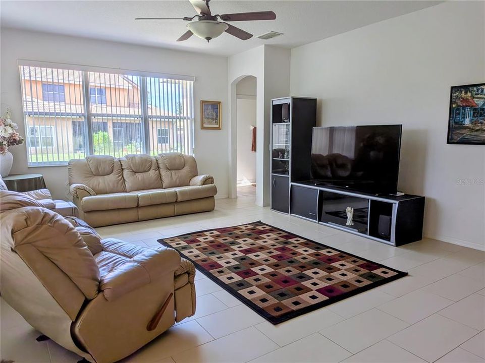 待售: $515,000 (4 贝兹, 3 浴室, 2655 平方英尺)