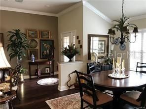 Activo con contrato: $368,900 (3 camas, 2 baños, 1936 Pies cuadrados)