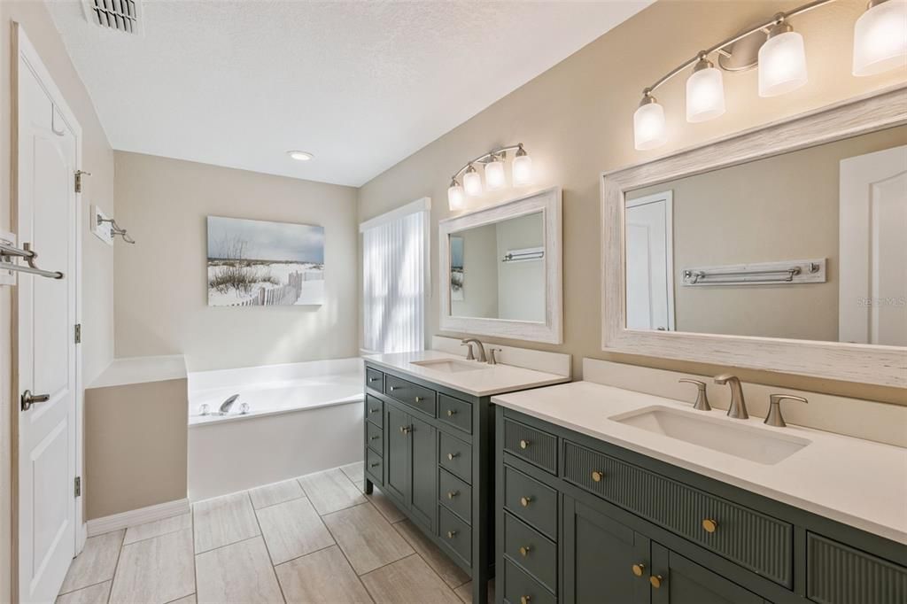 For Sale: $649,900 (3 beds, 2 baths, 2484 Square Feet)