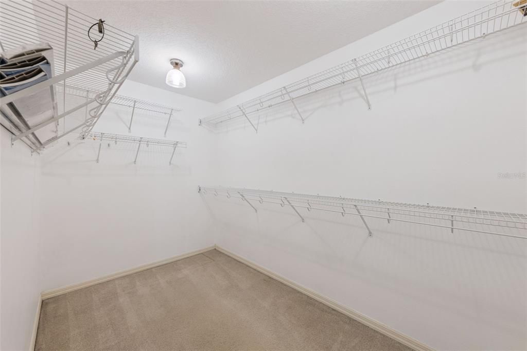 For Sale: $649,900 (3 beds, 2 baths, 2484 Square Feet)