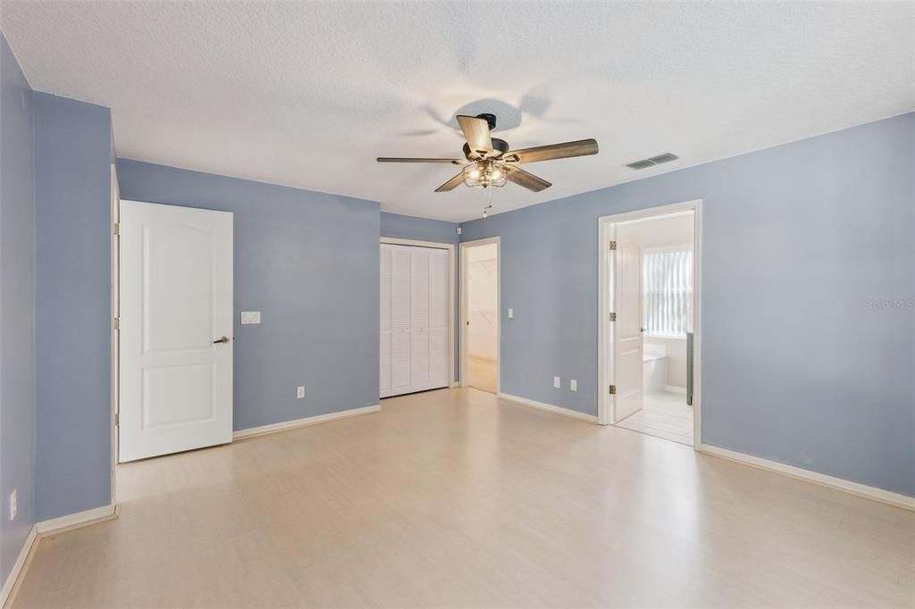 For Sale: $649,900 (3 beds, 2 baths, 2484 Square Feet)