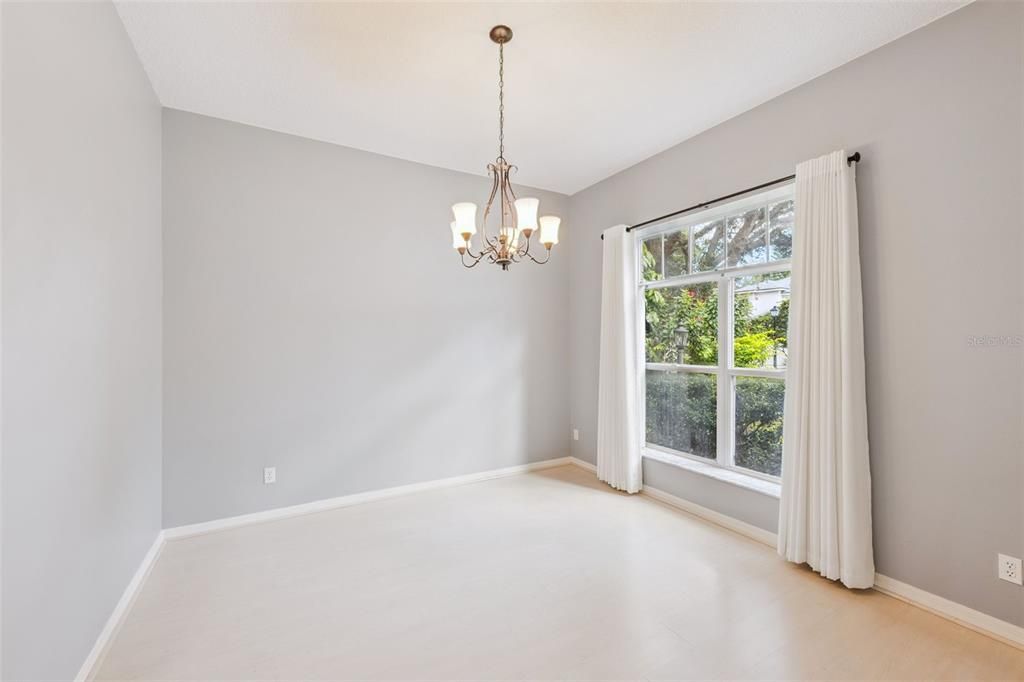 For Sale: $649,900 (3 beds, 2 baths, 2484 Square Feet)