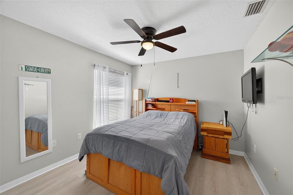 For Sale: $317,000 (3 beds, 2 baths, 1400 Square Feet)