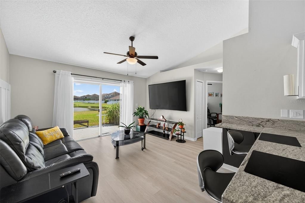 For Sale: $317,000 (3 beds, 2 baths, 1400 Square Feet)