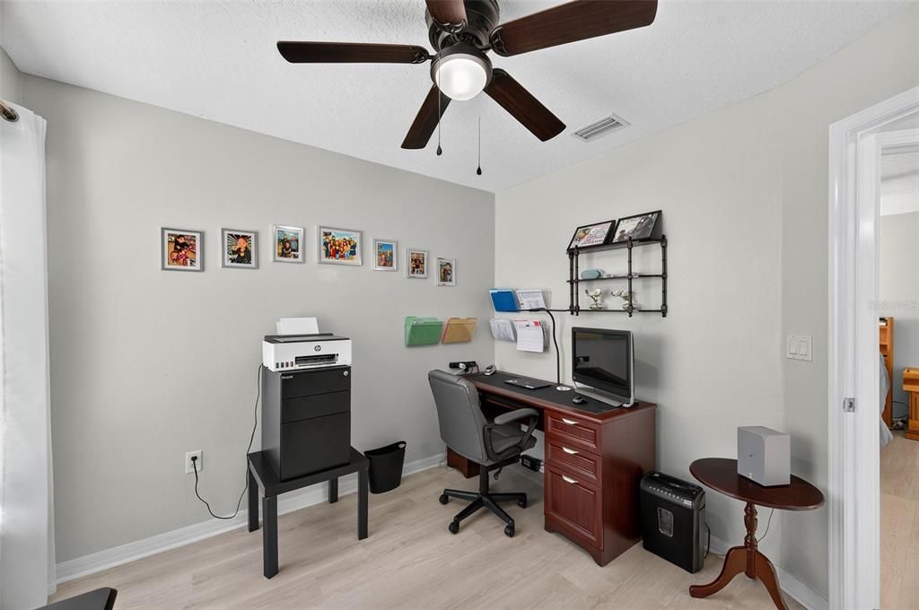 For Sale: $317,000 (3 beds, 2 baths, 1400 Square Feet)