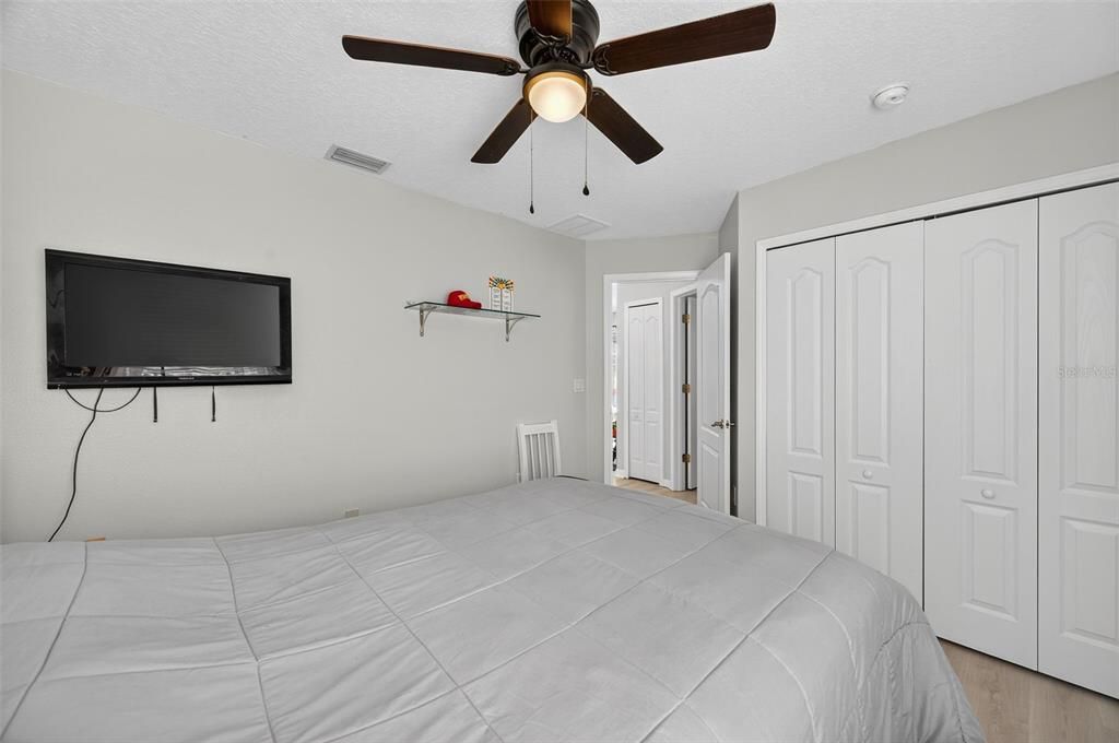 For Sale: $317,000 (3 beds, 2 baths, 1400 Square Feet)