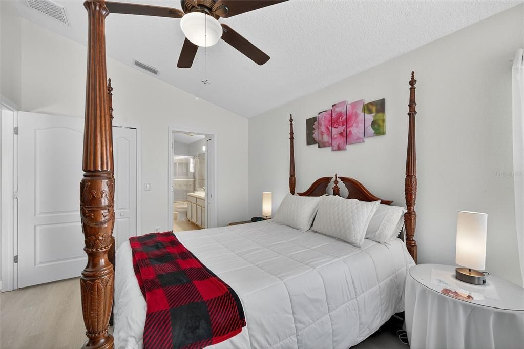 For Sale: $317,000 (3 beds, 2 baths, 1400 Square Feet)