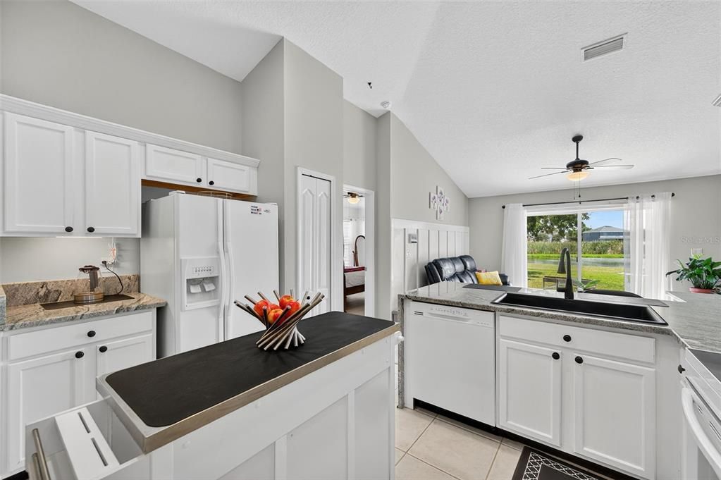 For Sale: $317,000 (3 beds, 2 baths, 1400 Square Feet)