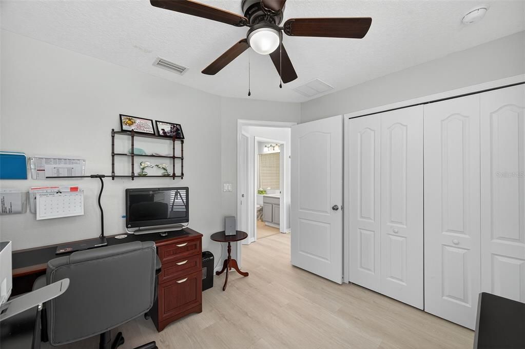 For Sale: $317,000 (3 beds, 2 baths, 1400 Square Feet)