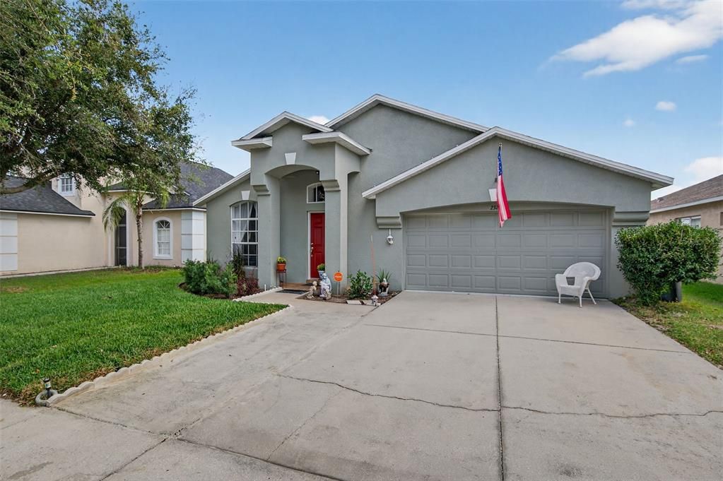 For Sale: $317,000 (3 beds, 2 baths, 1400 Square Feet)