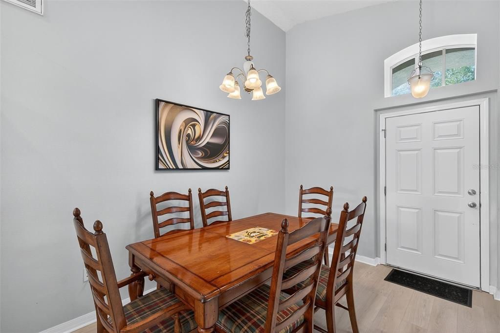 For Sale: $317,000 (3 beds, 2 baths, 1400 Square Feet)