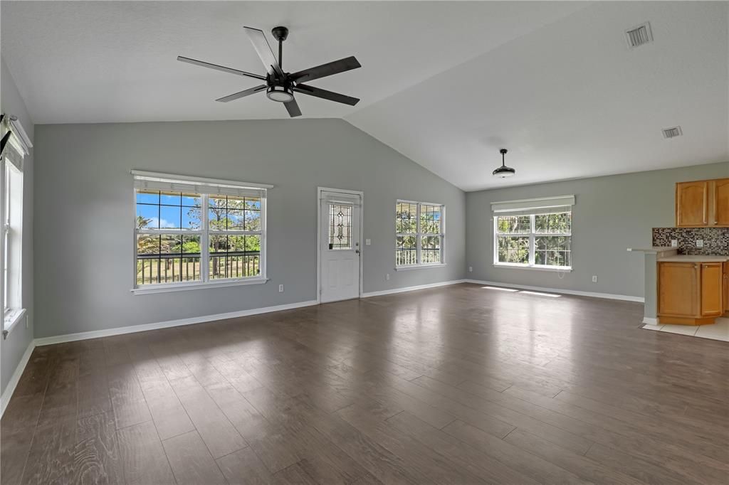 待售: $415,000 (3 贝兹, 3 浴室, 1792 平方英尺)