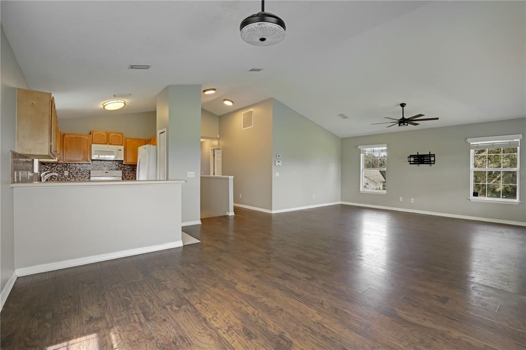 待售: $415,000 (3 贝兹, 3 浴室, 1792 平方英尺)