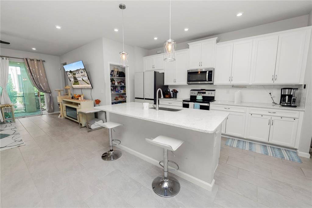 Active With Contract: $440,000 (3 beds, 2 baths, 2230 Square Feet)