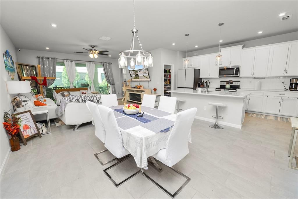 Active With Contract: $440,000 (3 beds, 2 baths, 2230 Square Feet)