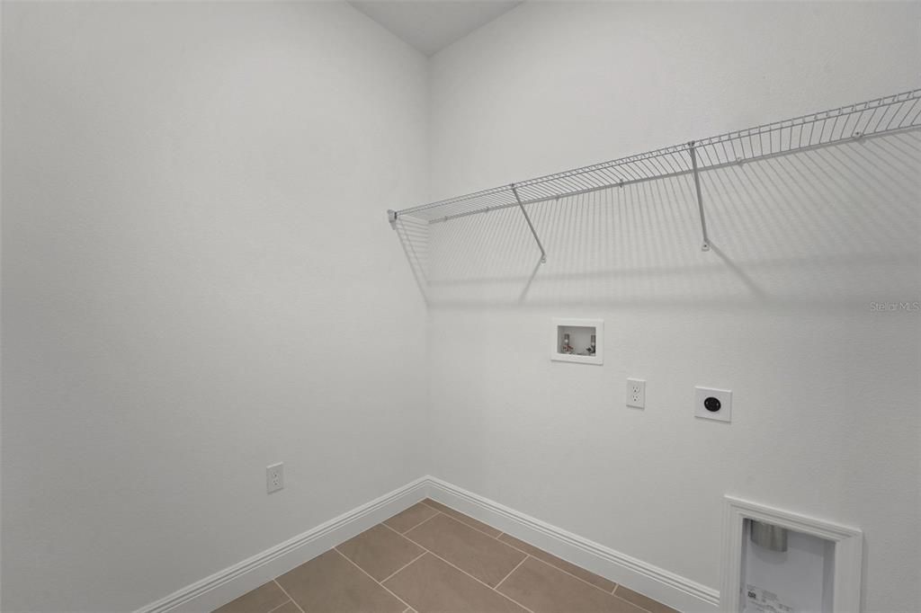 Active With Contract: $378,835 (3 beds, 2 baths, 1856 Square Feet)