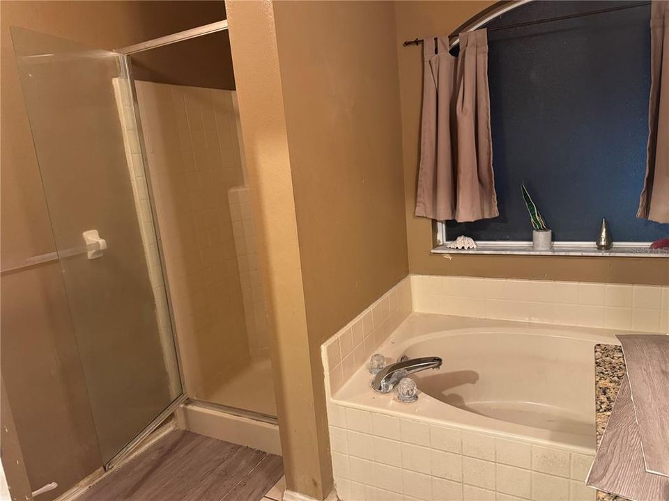 For Sale: $385,000 (3 beds, 2 baths, 1837 Square Feet)