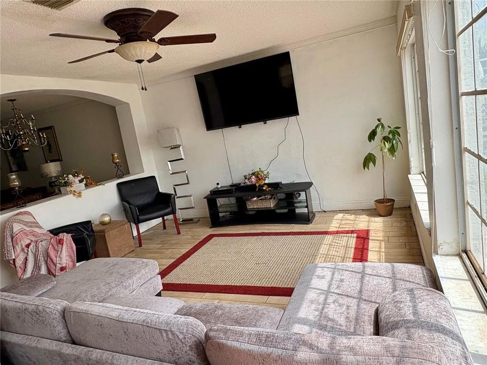 For Sale: $385,000 (3 beds, 2 baths, 1837 Square Feet)