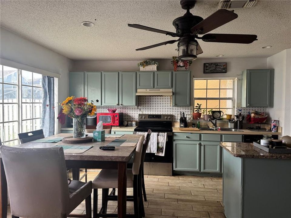 For Sale: $385,000 (3 beds, 2 baths, 1837 Square Feet)