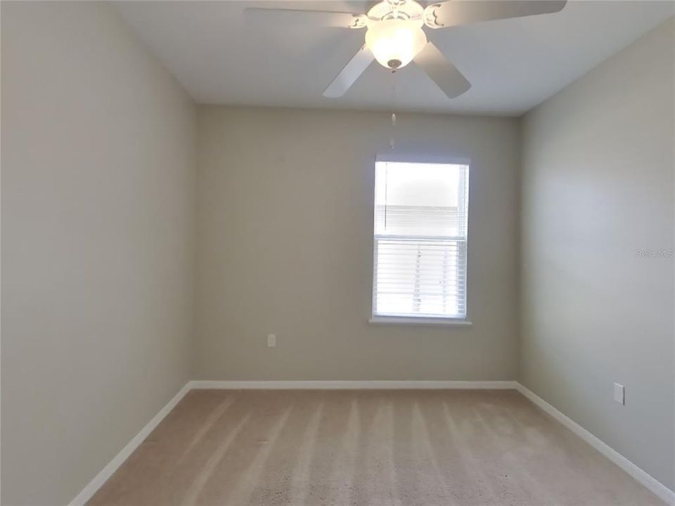 For Rent: $1,819 (4 beds, 2 baths, 1964 Square Feet)