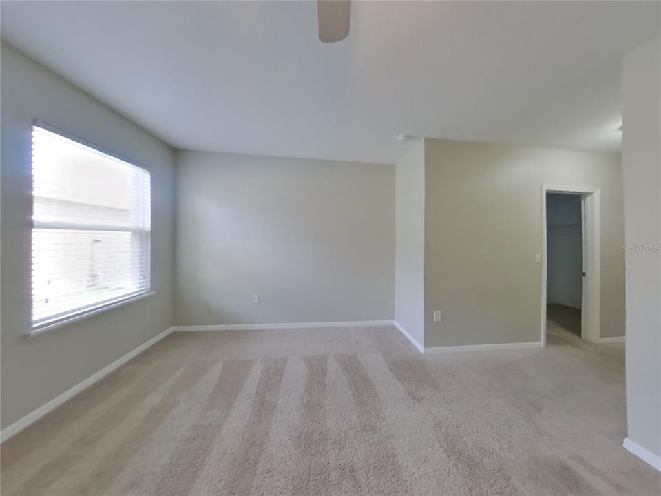 For Rent: $1,819 (4 beds, 2 baths, 1964 Square Feet)