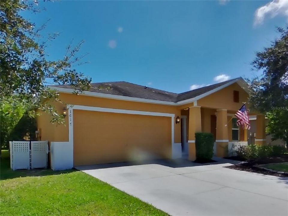 For Rent: $1,819 (4 beds, 2 baths, 1964 Square Feet)