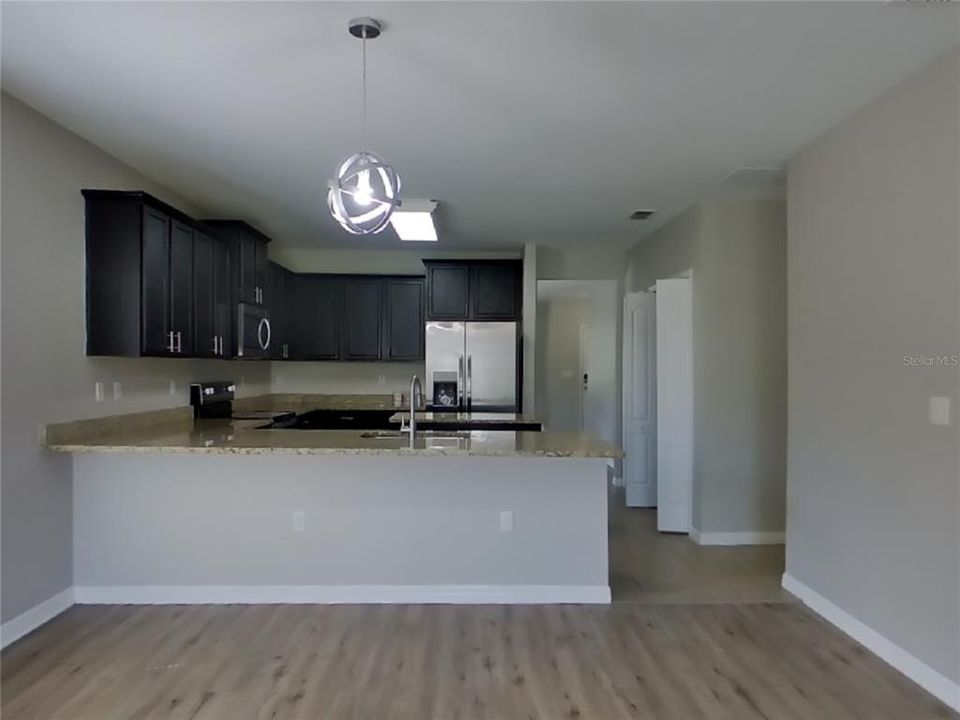 For Rent: $1,819 (4 beds, 2 baths, 1964 Square Feet)