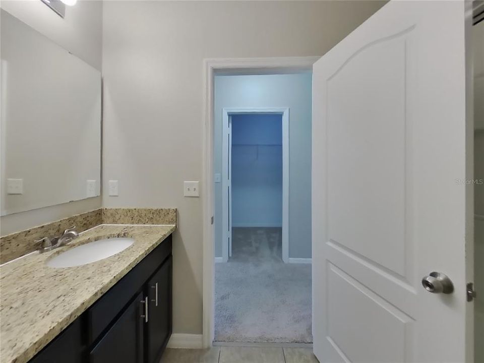 For Rent: $1,819 (4 beds, 2 baths, 1964 Square Feet)