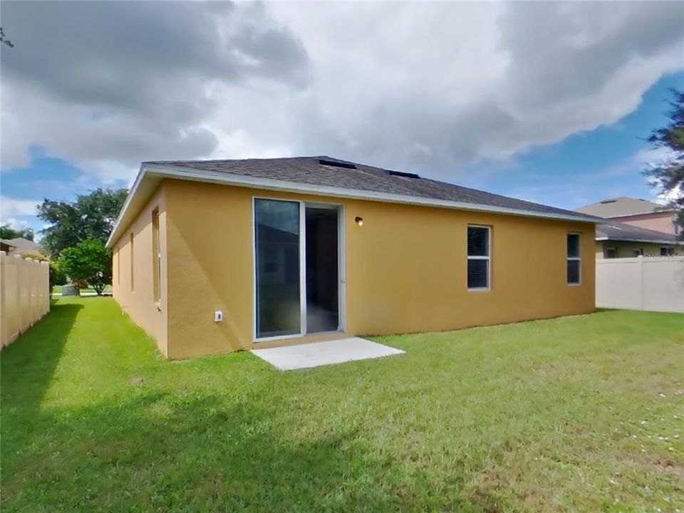 For Rent: $1,819 (4 beds, 2 baths, 1964 Square Feet)