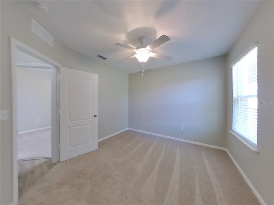 For Rent: $1,819 (4 beds, 2 baths, 1964 Square Feet)